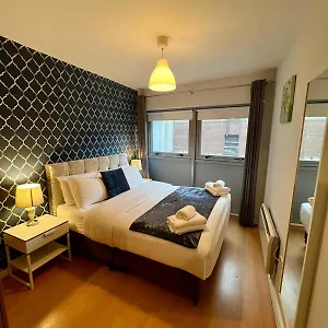 https://city-break-apartments-temple-bar.dublin-hotelsweb.com