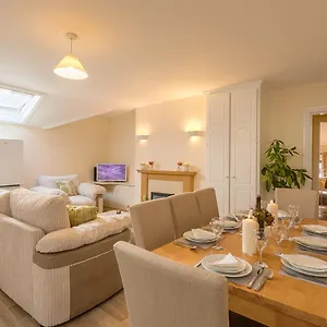 https://city-center-3-minutes-walk-to-the-town-square.galwayhotelsireland.net